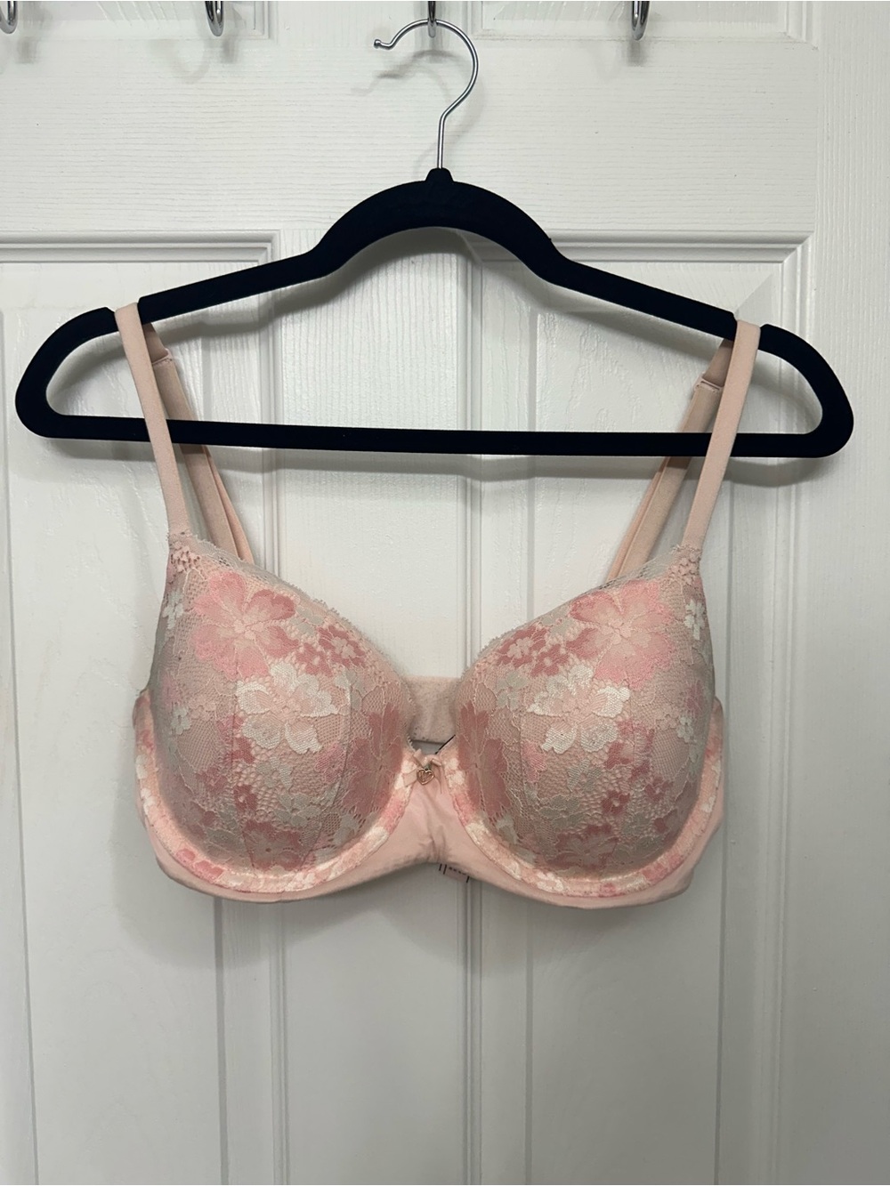 Victoria's Secret Blush Pink Lace Underwire Bra